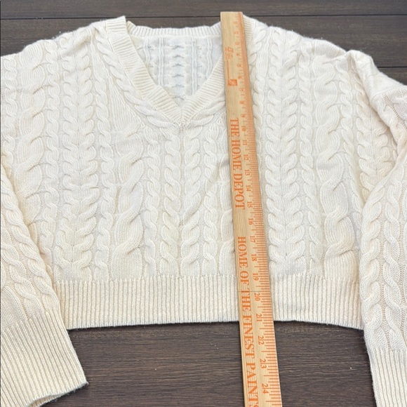 J. Crew Cashmere cropped cable-knit V-neck sweater Size Large - Picture 5 of 8